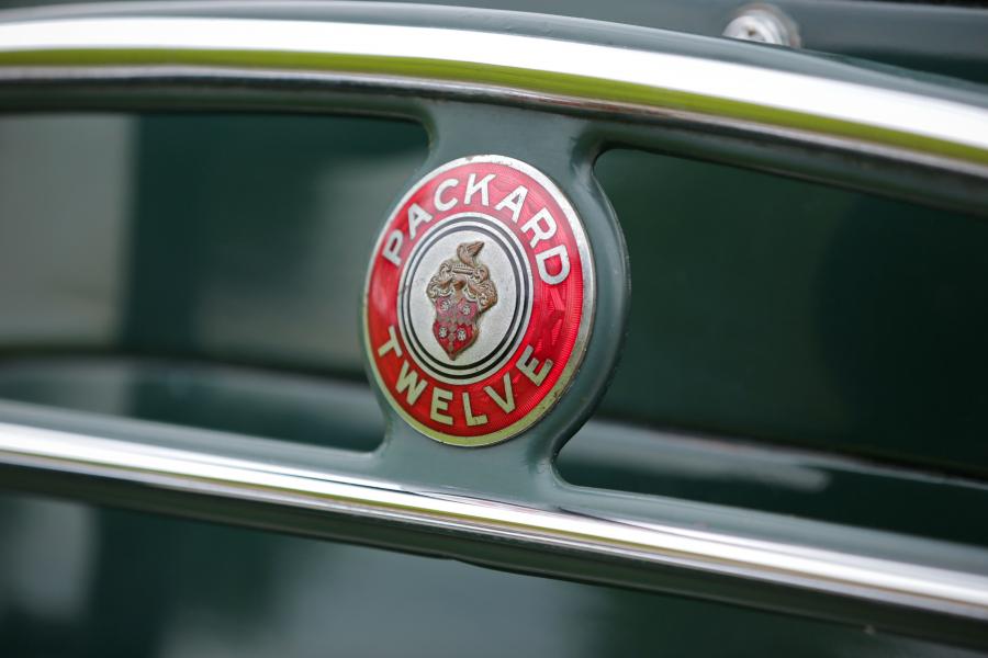  Packard Twelve Club Sedan 1936 года  (фото 23 из 39)